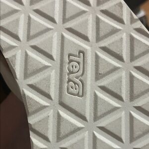 Teva White universal sandal size 7